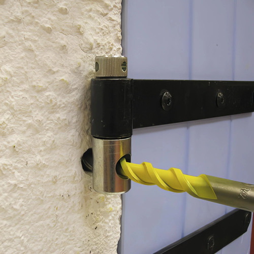 Gabarit H de perçage pour pose de gonds D. 28 mm - Clav. D. 16 mm - Zingué - L'unité