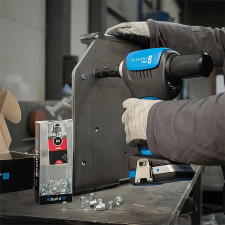 Coffret sertisseuse E-8, 1 batterie élément 18V Li-Ion - 2.0Ah, chargeur et accessoires