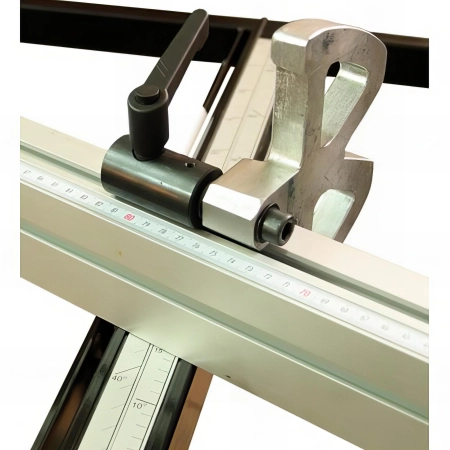 Scie à format monophasée - D. 250 mm - chariot 2 000 mm - 230 V - 2 200 W