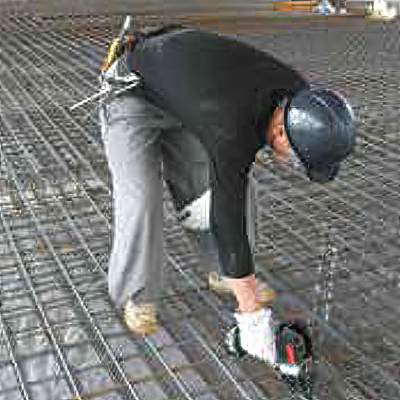 Ligatureuse RB 398S avec 2 batteries et un chargeur - 14,4 V 4,0 Ah 2