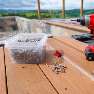 Lot de 200 vis terrasse en INOX A2 à tête réduite crantée - Diamètre de 5 mm